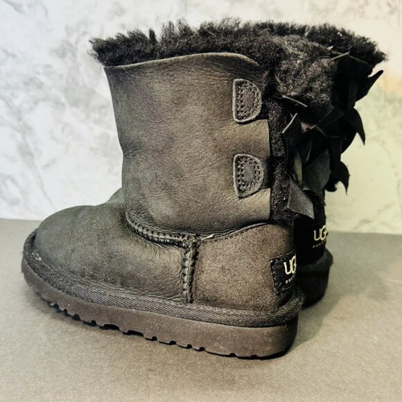 UGG Mini Bailey Bow  Faux Fur Lined Boot Black Girls Size 8 - Picture 3 of 6
